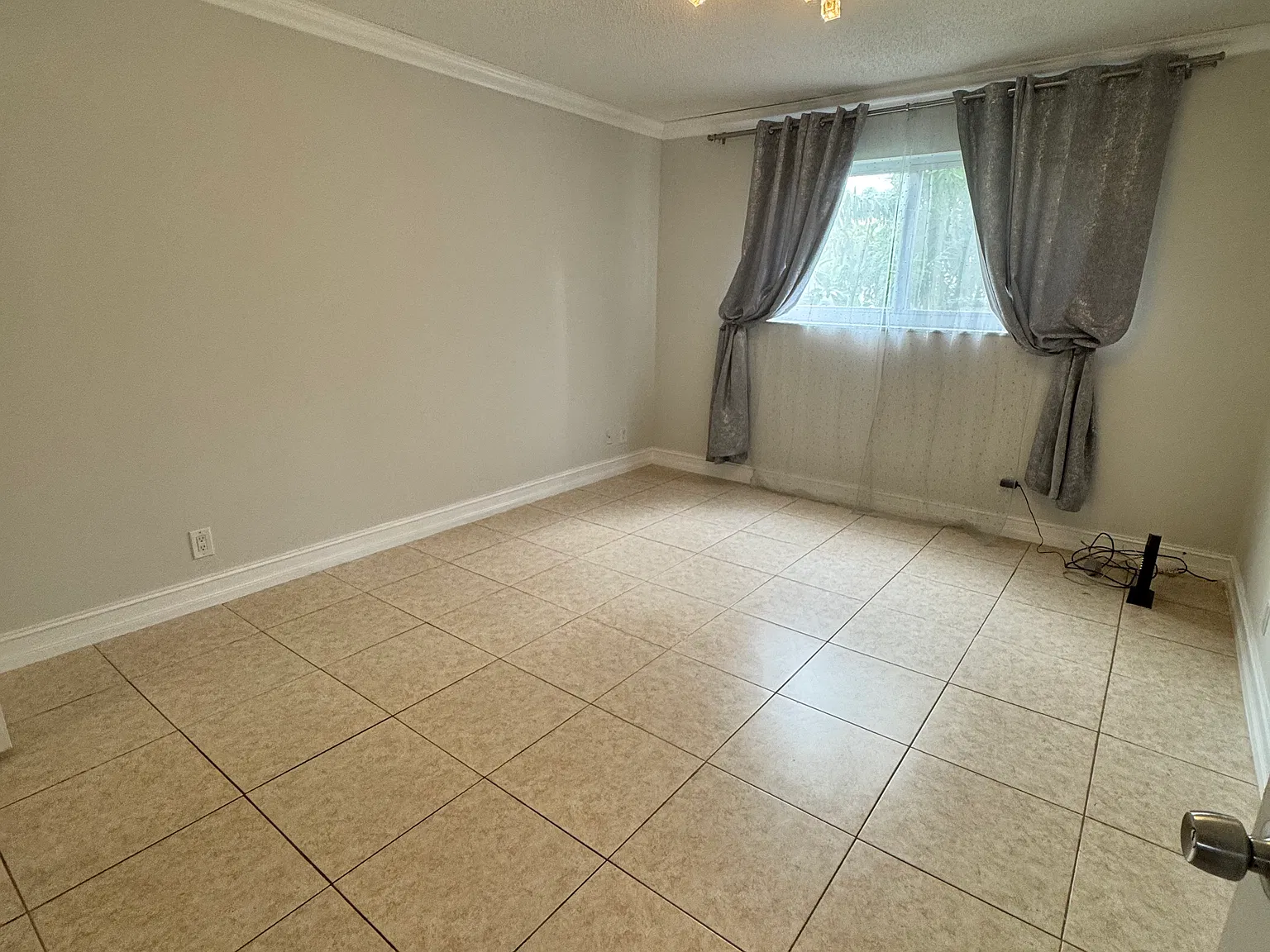 719 Lori Dr — Photo 4