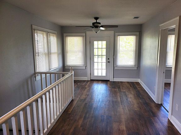 5th image of 2202 N Glenwood Dr