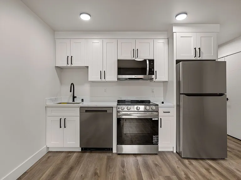 1129 Fawcett Ave — Photo 8
