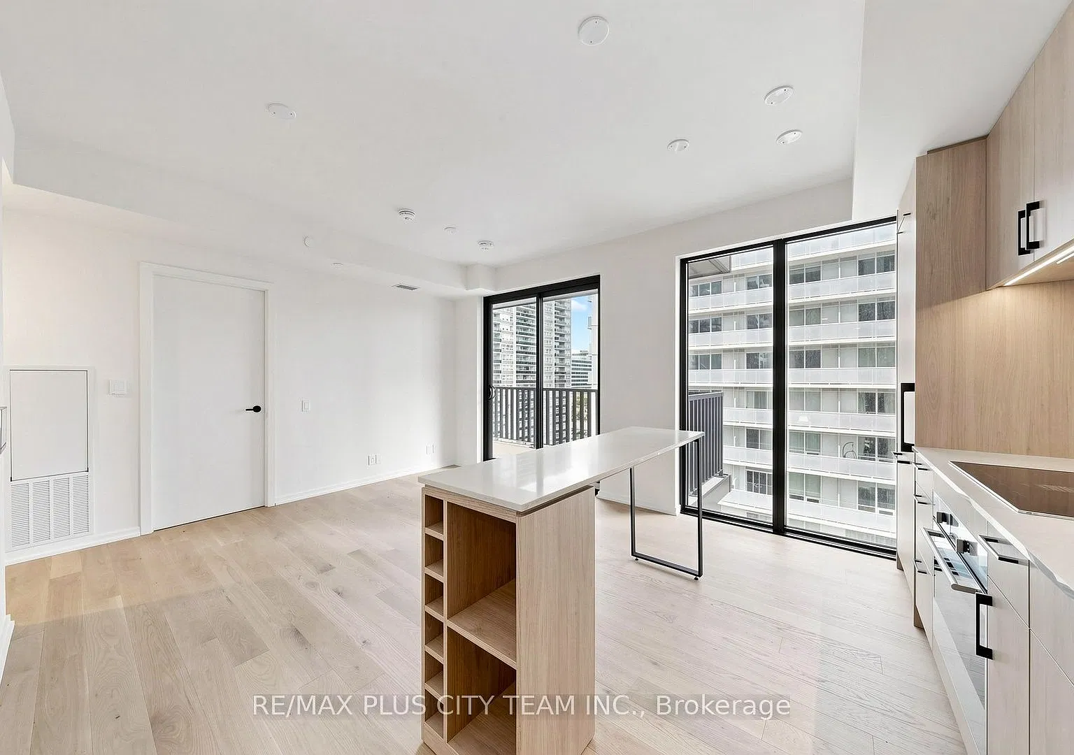 3 bed, $4,350 — Photo 3