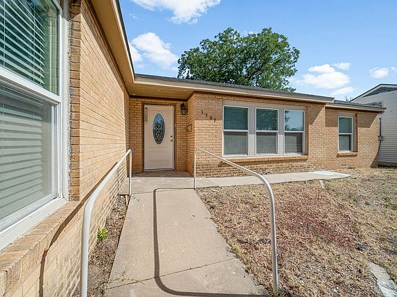3rd image of 1507 E 11th Pl