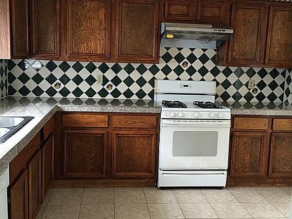2nd image of 12402 Plumbrook Dr