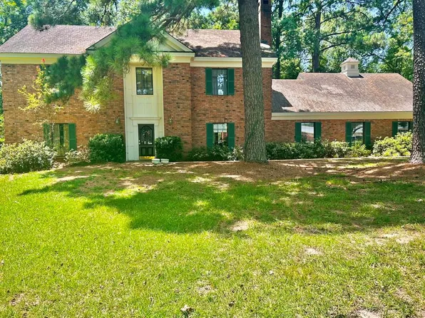 621 Malone Dr, Center, TX 75935