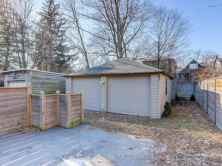 138 Fallingbrook Rd — Photo 35