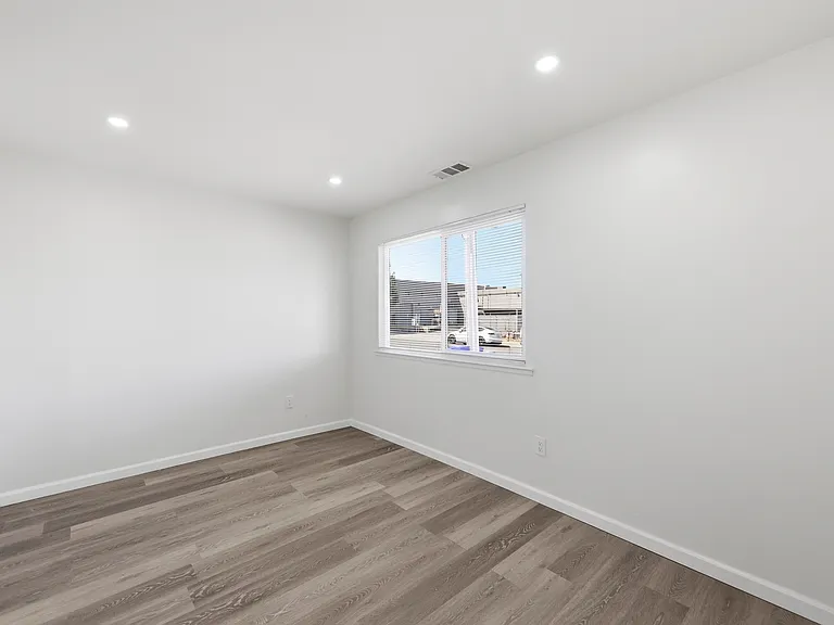 15548 Usher St #1 — Photo 19