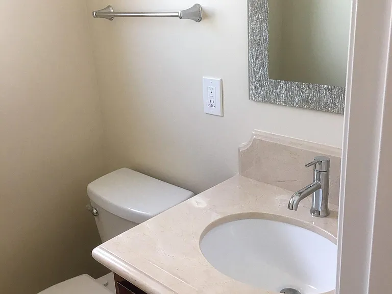MAIN LEVEL BATH