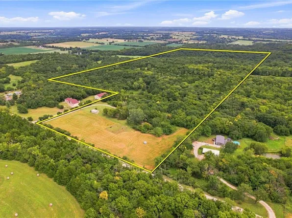 30405 Oak Grove Rd, Paola, KS 66071