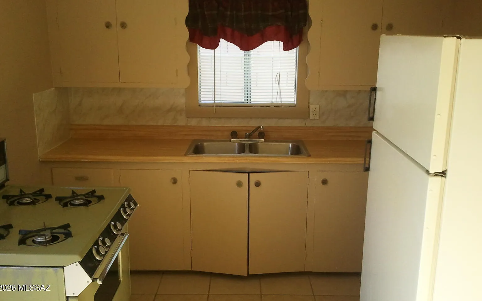 1 bed, 1.0 bath, 710 sqft, $595 — Photo 2