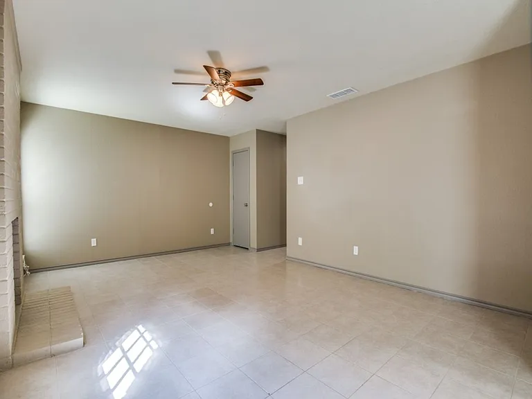 7716-7718 Sable Ln — Photo 5