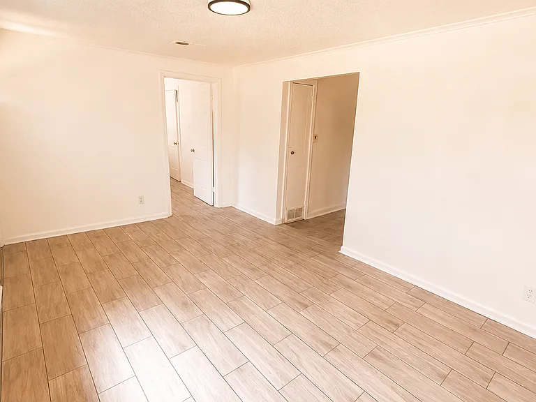 2381 Lindbergh Rd — Photo 4