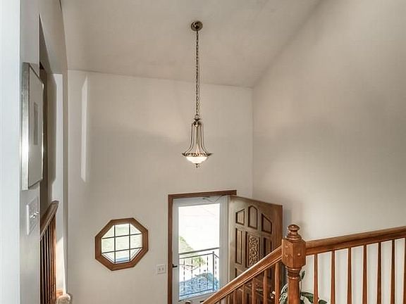 3rd image of 3419 Faye Dr