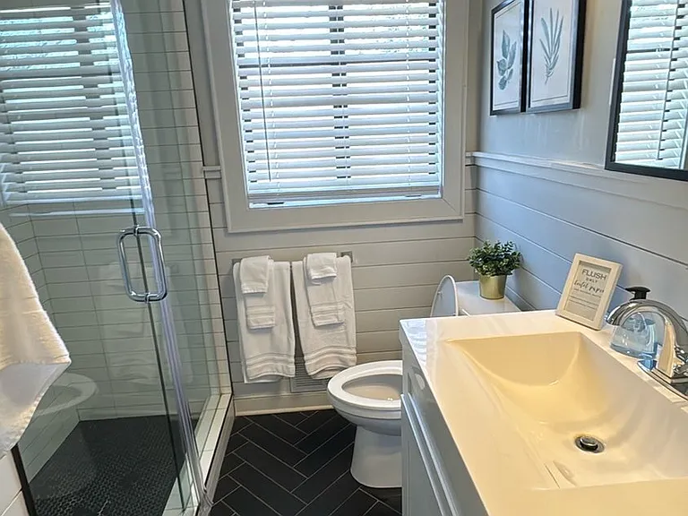 907 White St SW — Photo 25