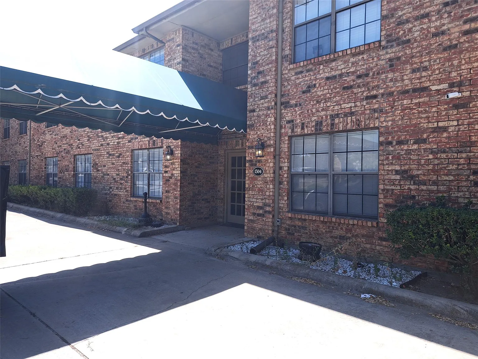 2 bed, 870 sqft, $1,195 — Photo 2