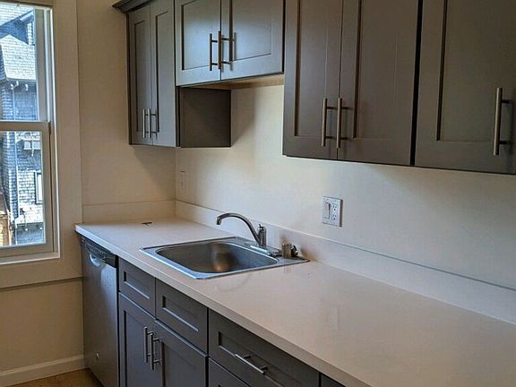 5th image of 2595 Washington St APT 4