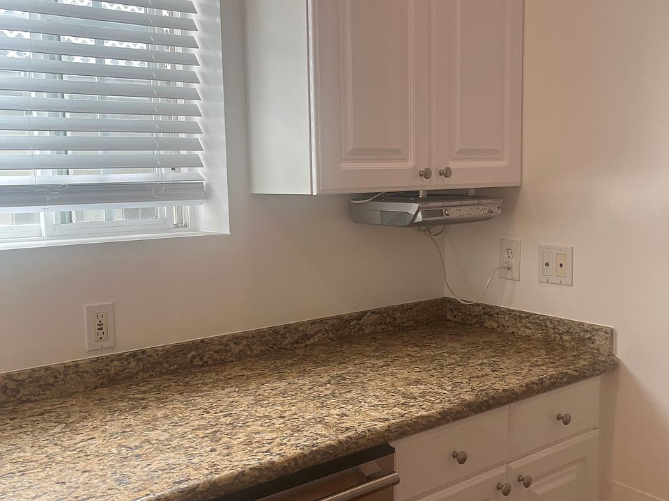 GRANITE COUNTERTOPS
