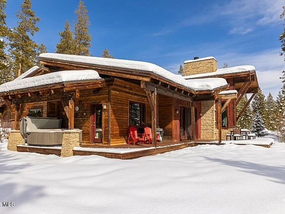 2nd image of 492 Mountain Peak Road