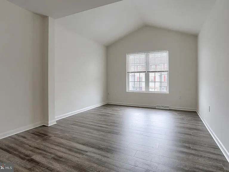 2120 Autumn Ct — Photo 15