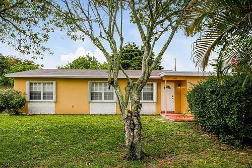 2730 NW 23rd St Photo 1