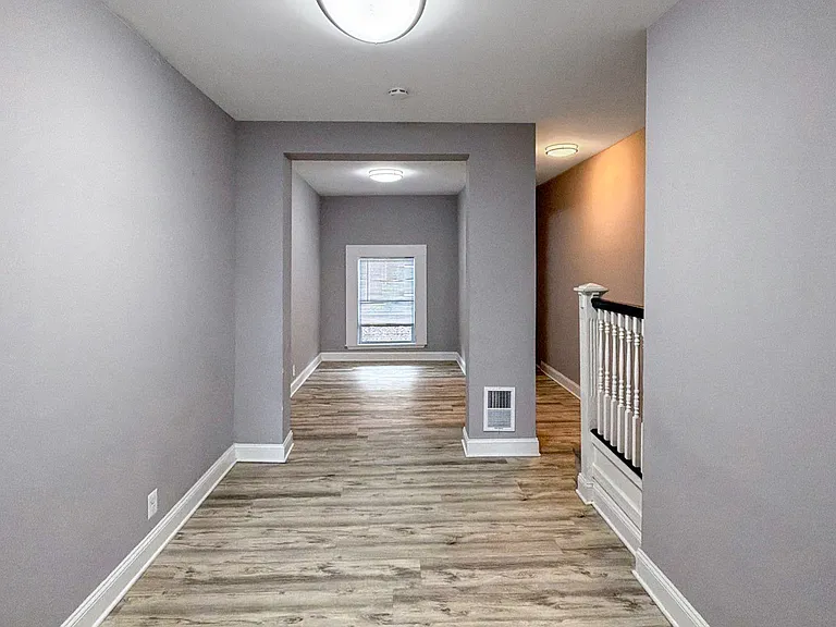 439 N Robinson St #TOWNHOUSE — Photo 2