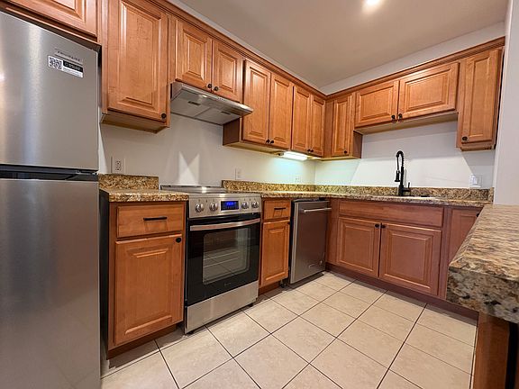 3rd image of 87 Columbia St #4R