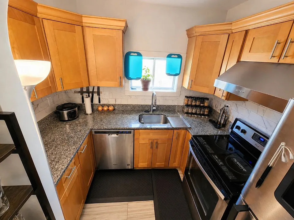 35 Jefferson St #3