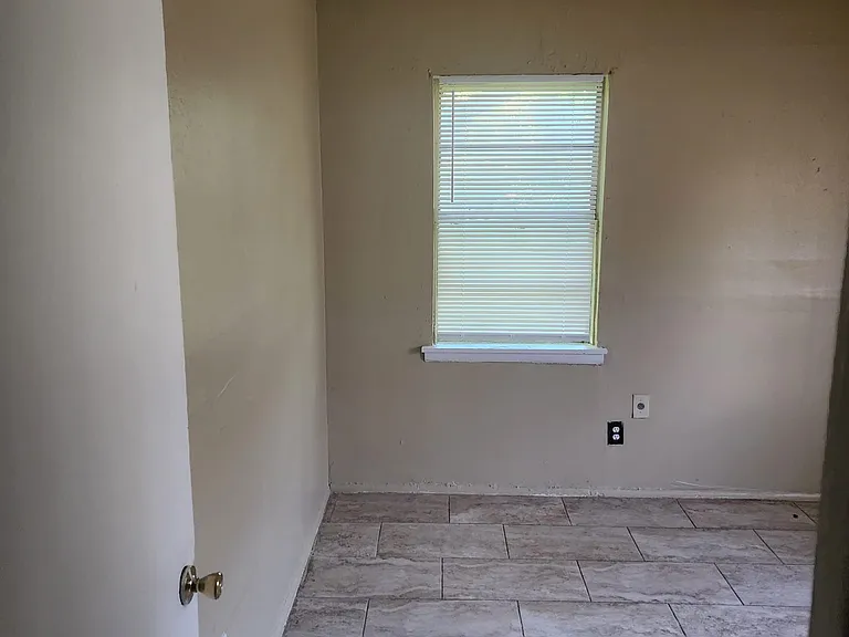 306 E Waldorf Ave #2 — Photo 5