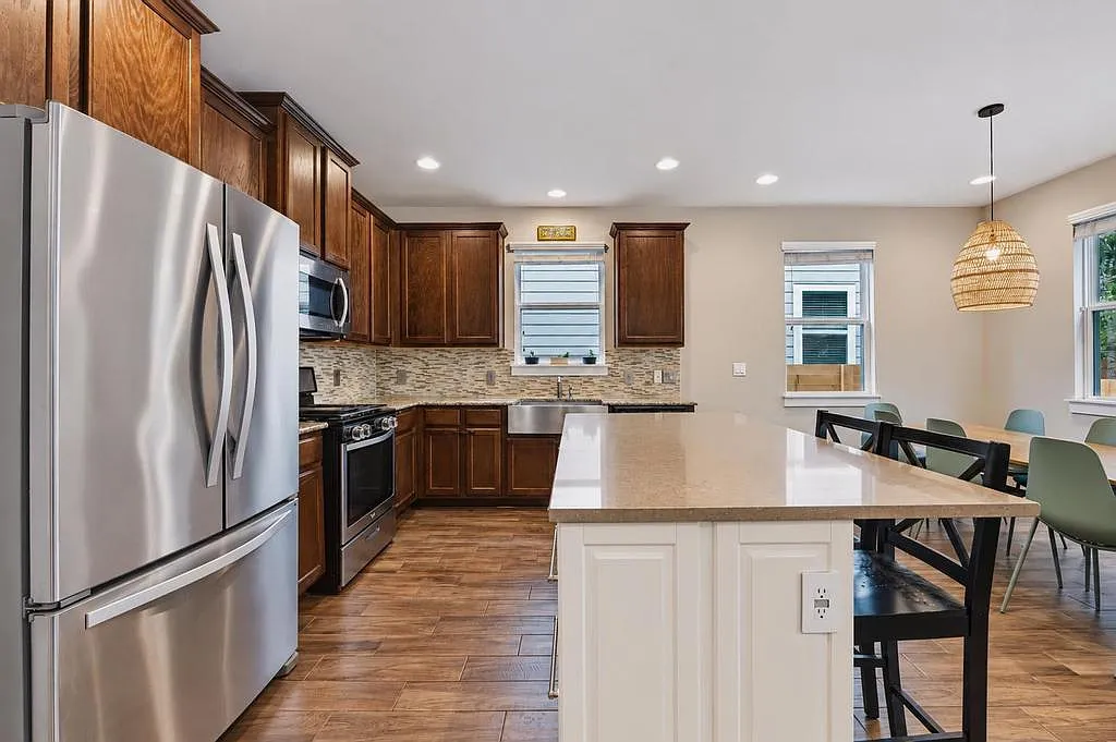 3 bed, 2.5 bath, 1736 sqft, $3,000 — Photo 4