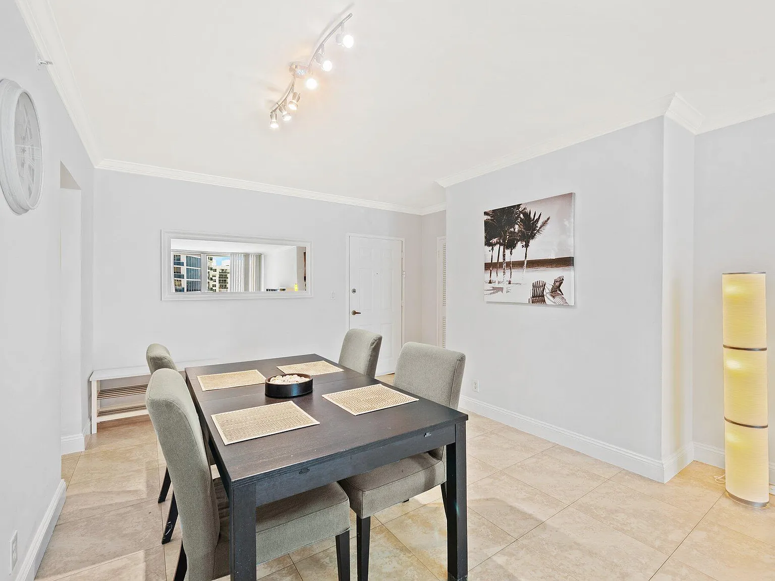 1 bed, 1.5 bath, 835 sqft, $2,900 — Photo 3
