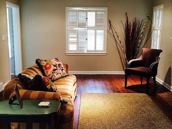 4th image of 1805 Dorchester Dr