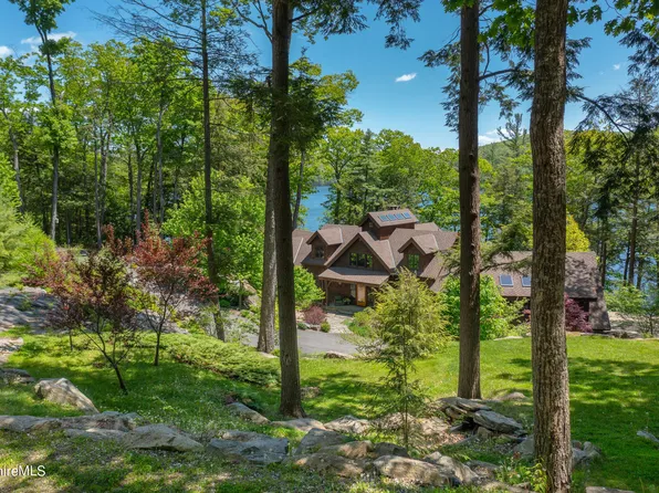 49 Chanterwood Rd, Lee, MA 01238