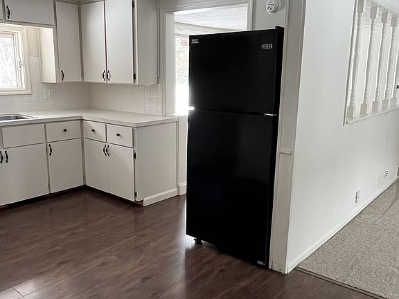 3rd image of 738 Park Ave