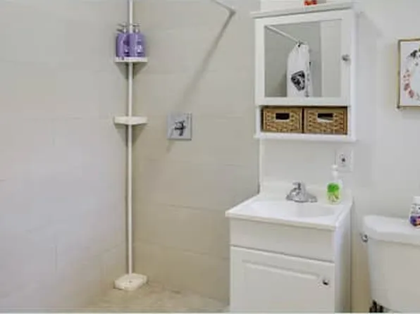 (undisclosed Address), Long Beach, CA 90813