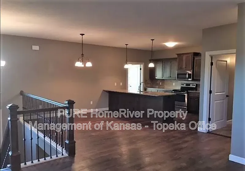 3 bed, 2.0 bath, 2051 sqft, $1,950 — Photo 2