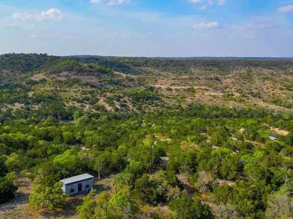 218 Saddle Wood Trl, Comfort, TX 78013