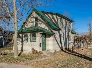 918 E 3rd St, Washington, IA 52353