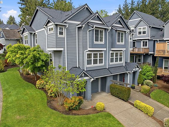 2nd image of 2212 Lucerne Pl