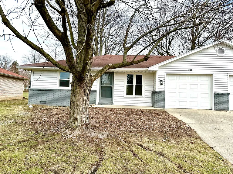4128 Alhambra Dr — Photo 1