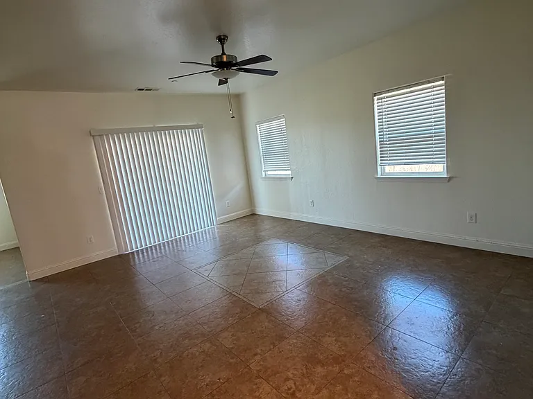 1391 Oso Dr — Photo 2