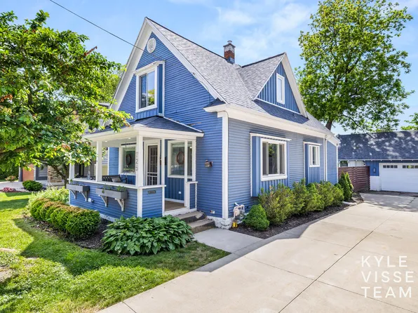 725 Gladstone Dr SE, Grand Rapids, MI 49506