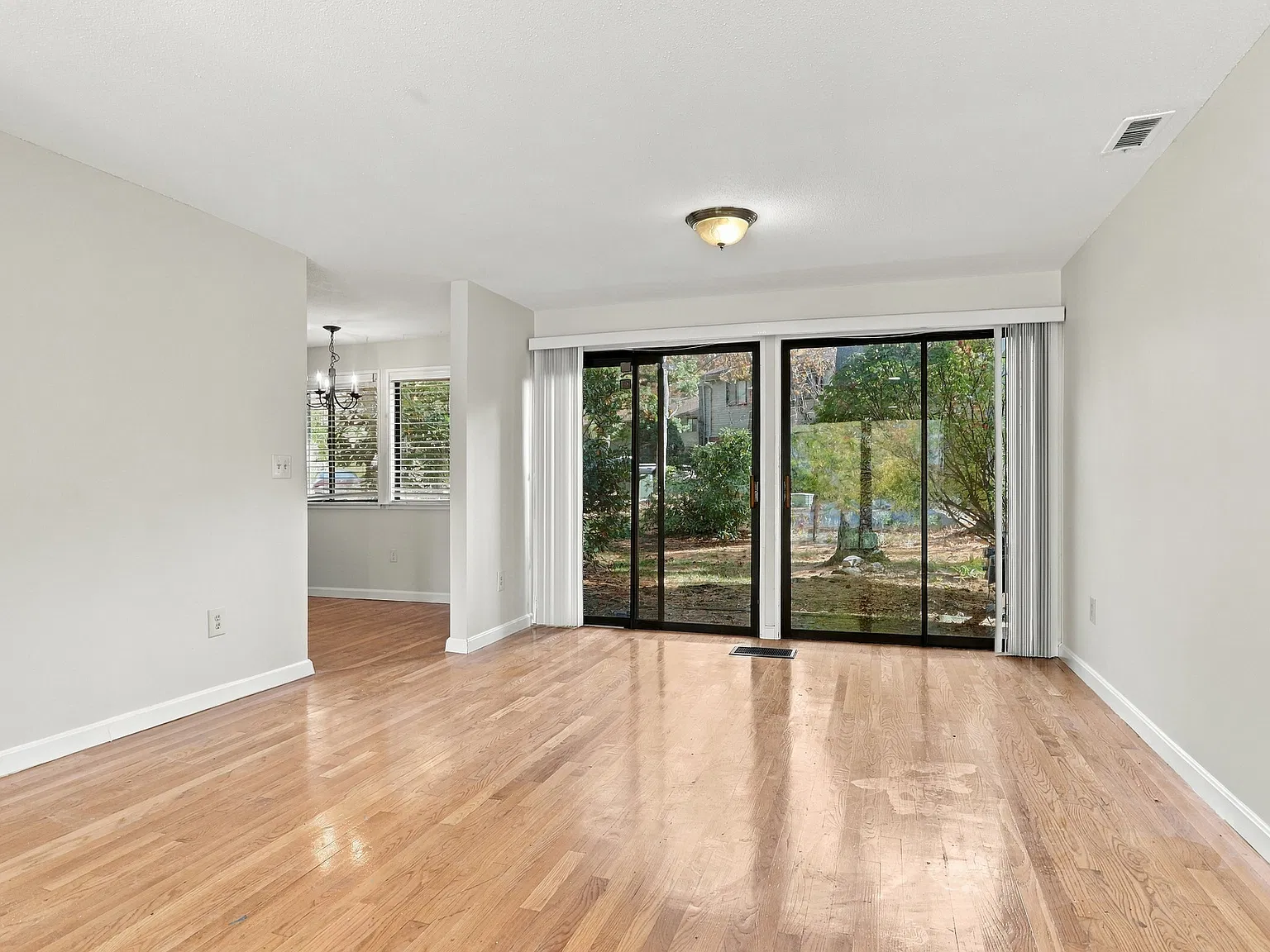 3 bed, 1675 sqft, $3,400 — Photo 4