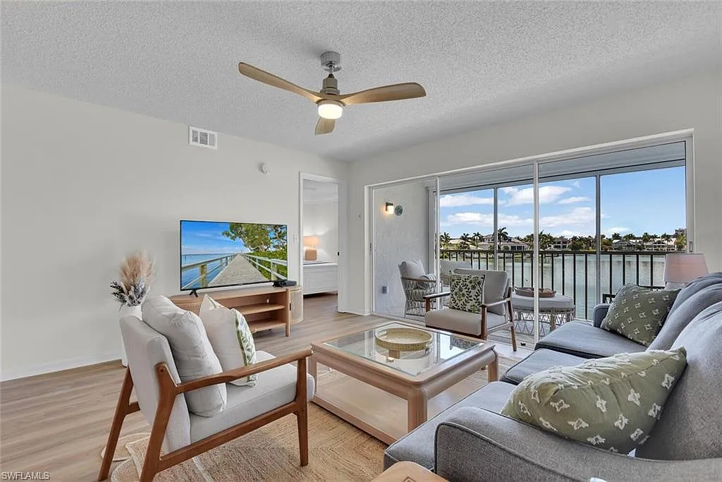 2 bed, 2.0 bath, 1248 sqft, $11,000 — Photo 1