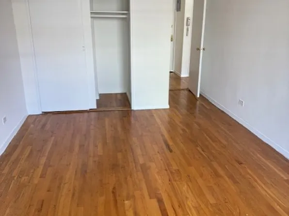 320 West 30th Street image 13 of 17