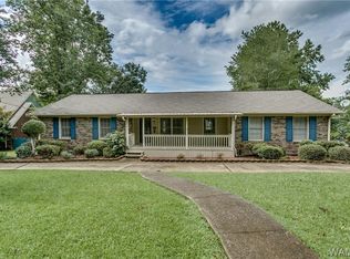 8204 Lake Sherwood Cir, Northport, AL 35473