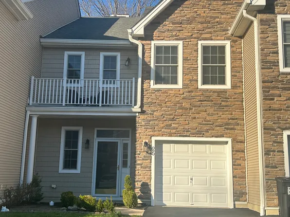 25 Osprey Dr, Old Bridge, NJ 08857