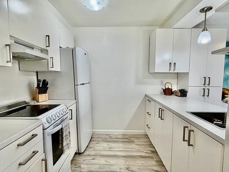 44 Eagle Crest Dr #9 — Photo 8