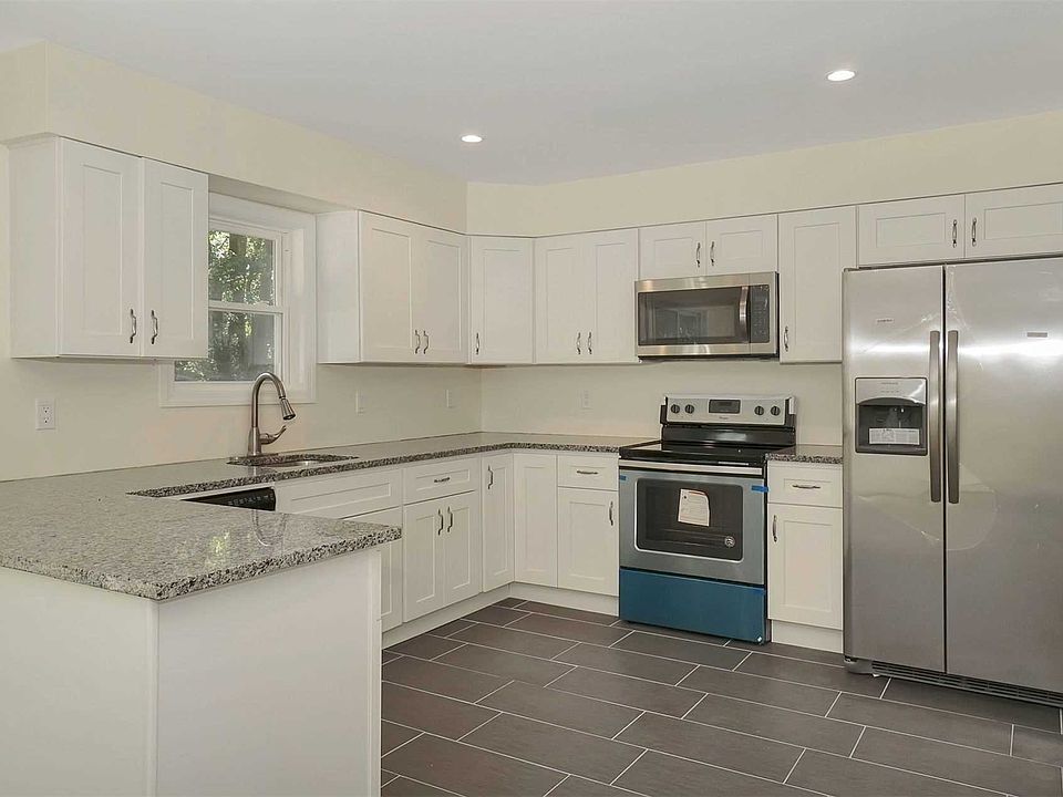 1st image of 38 Pinelawn Ave