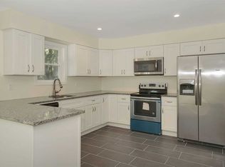 38 Pinelawn Ave, Shirley, NY 11967