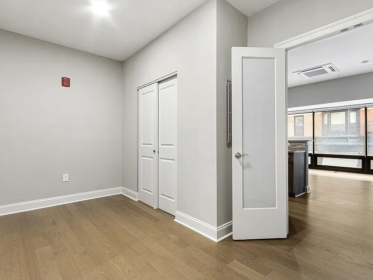 1300 Chestnut Street — Photo 23