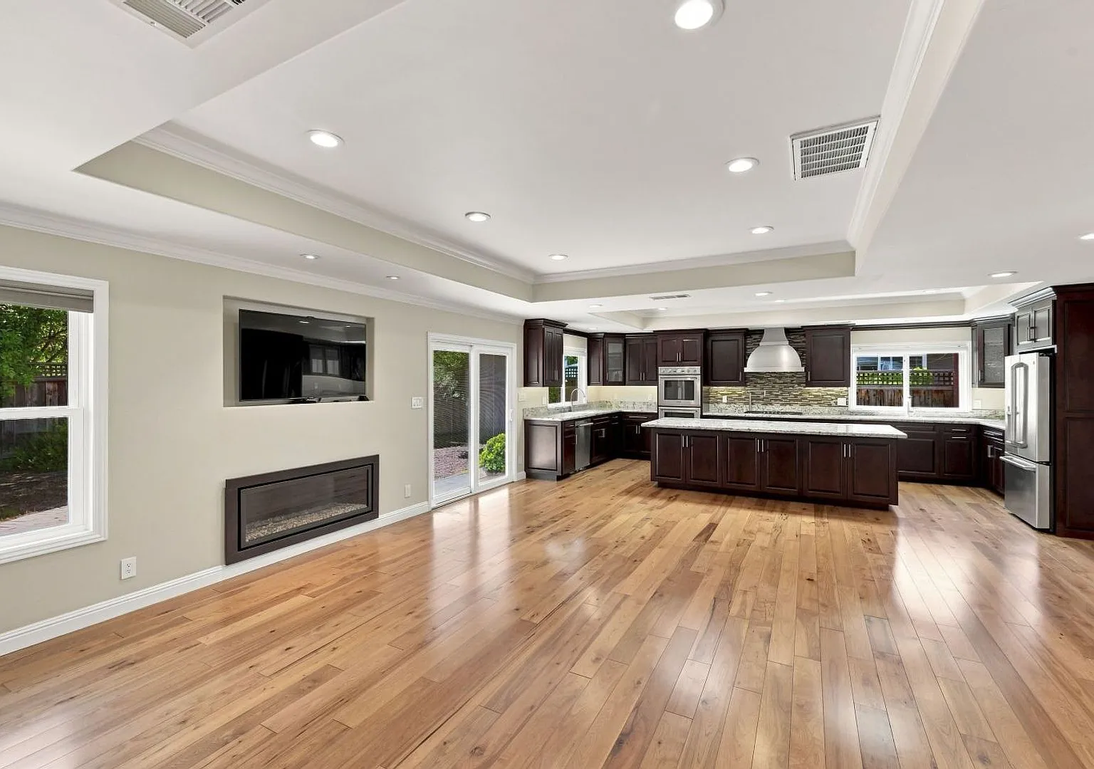 Stunningly Updated 3 Bed, 2 Bath Home w/ AC! — Photo 2