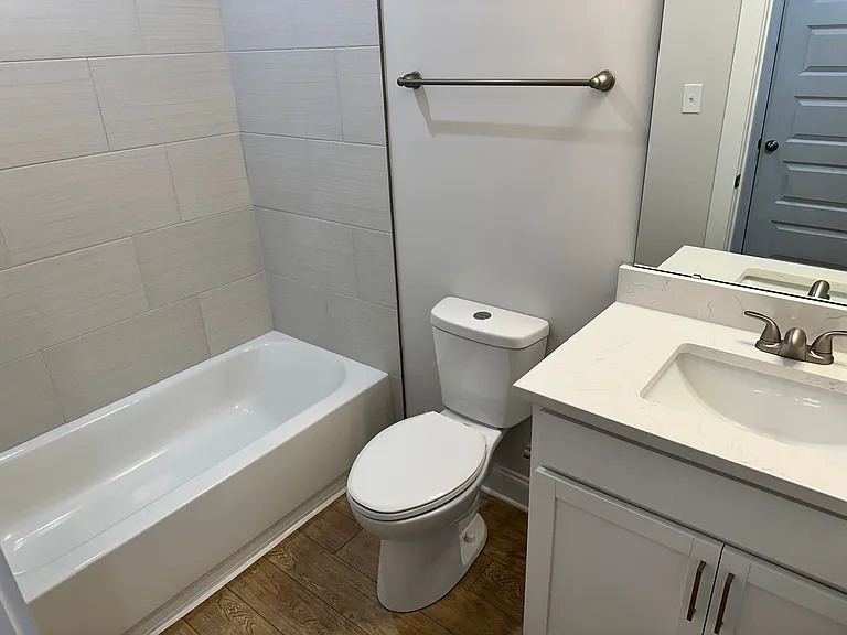 1211 Goodwin Ave — Photo 4